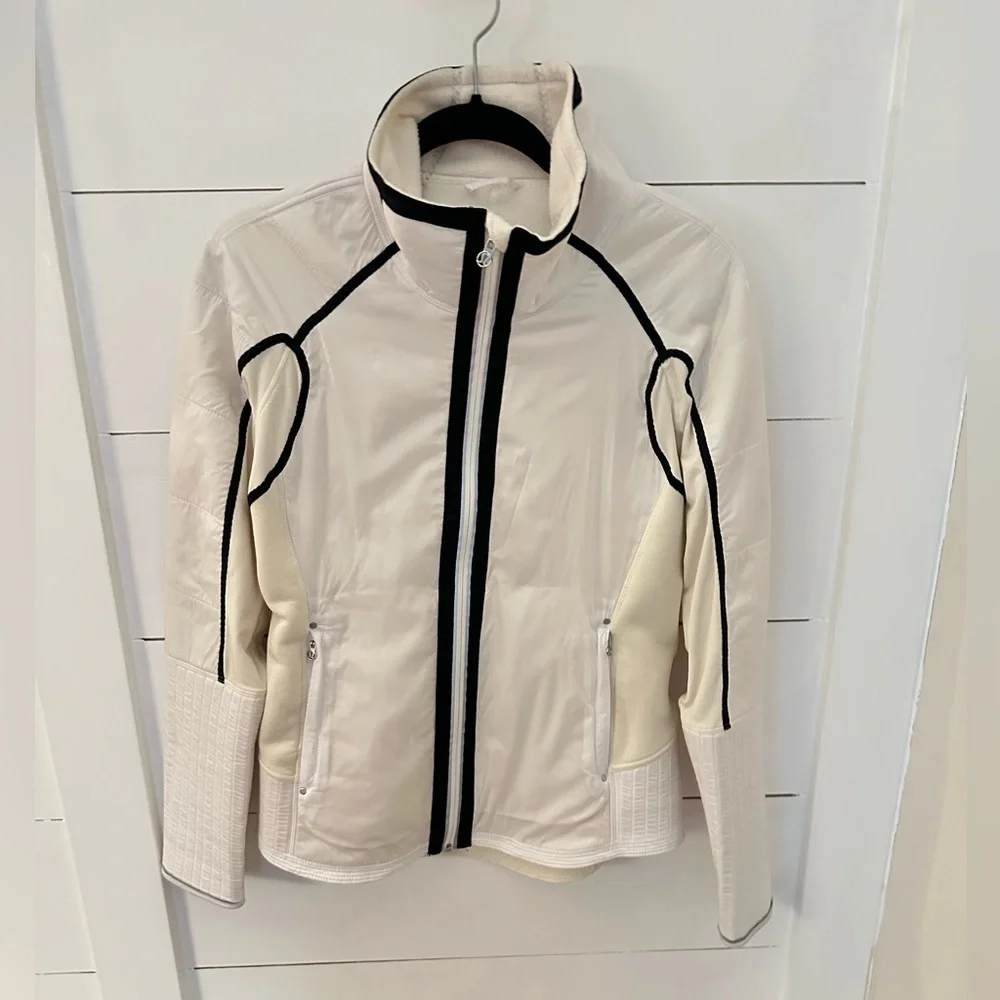 LULULEMON 8 Run Bundle Up Woman white with black edging activewear Jacket - Picture 2 of 16